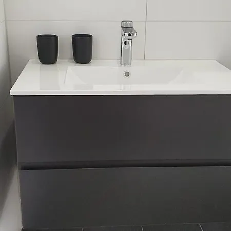 Luxe Met Omheinde Tuin Voor Hond En Casa de Férias *