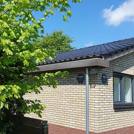 Luxe Met Omheinde Tuin Voor Hond En Casa de Férias Dirkshorn