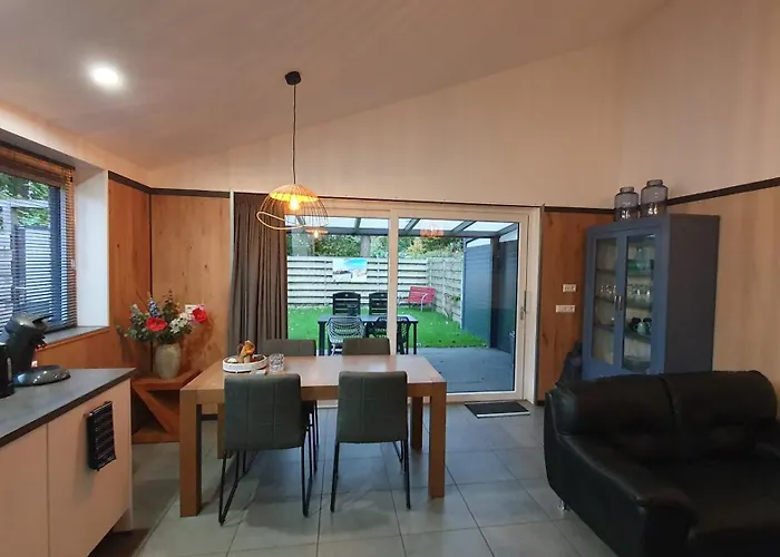 Luxe Zomerwoning Met Omheinde Tuin Voor Hond En Vakantiehuis