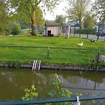 別荘 Luxe Met Omheinde Tuin Voor Hond En Dirkshorn