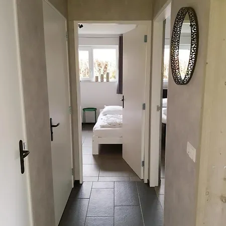 Luxe Met Omheinde Tuin Voor Hond En *