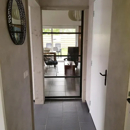 Luxe Met Omheinde Tuin Voor Hond En * Dirkshorn