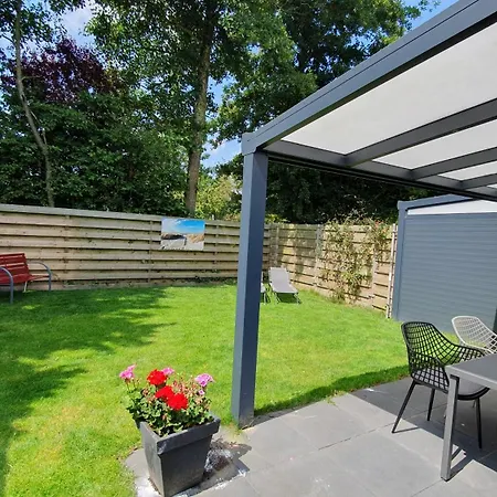Hébergement de vacances Luxe Met Omheinde Tuin Voor Hond En *