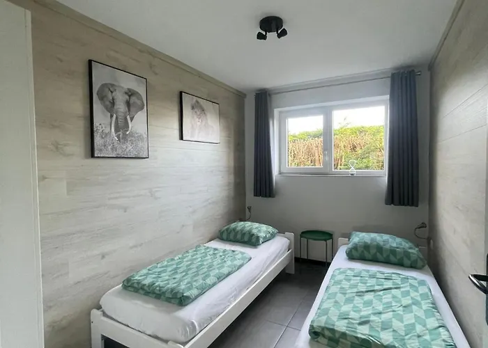 Luxe Met Omheinde Tuin Voor Hond En Prázdninový dům Dirkshorn