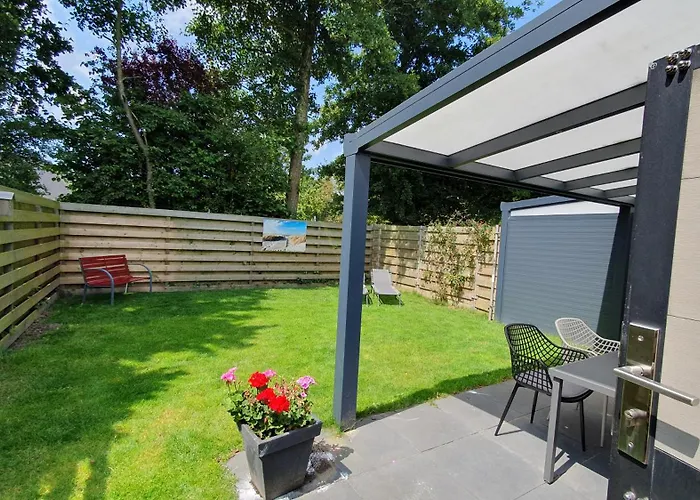 Prázdninový dům Luxe Met Omheinde Tuin Voor Hond En *