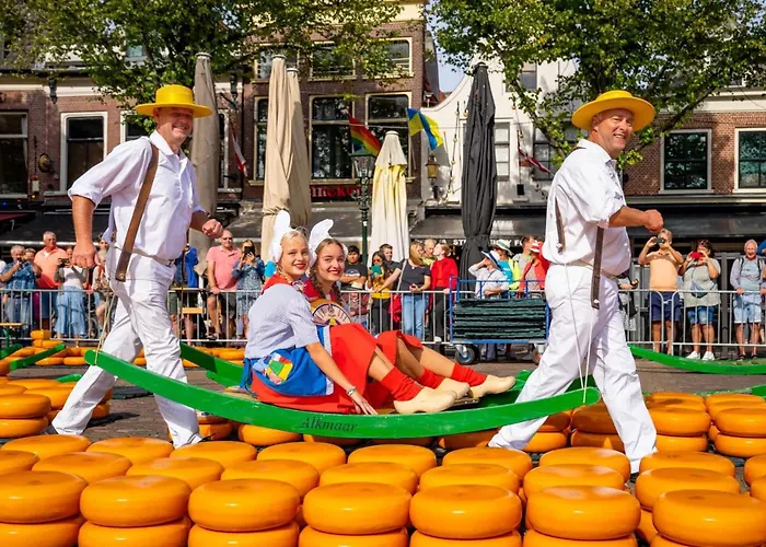 Luxe Met Omheinde Tuin Voor Hond En Dirkshorn